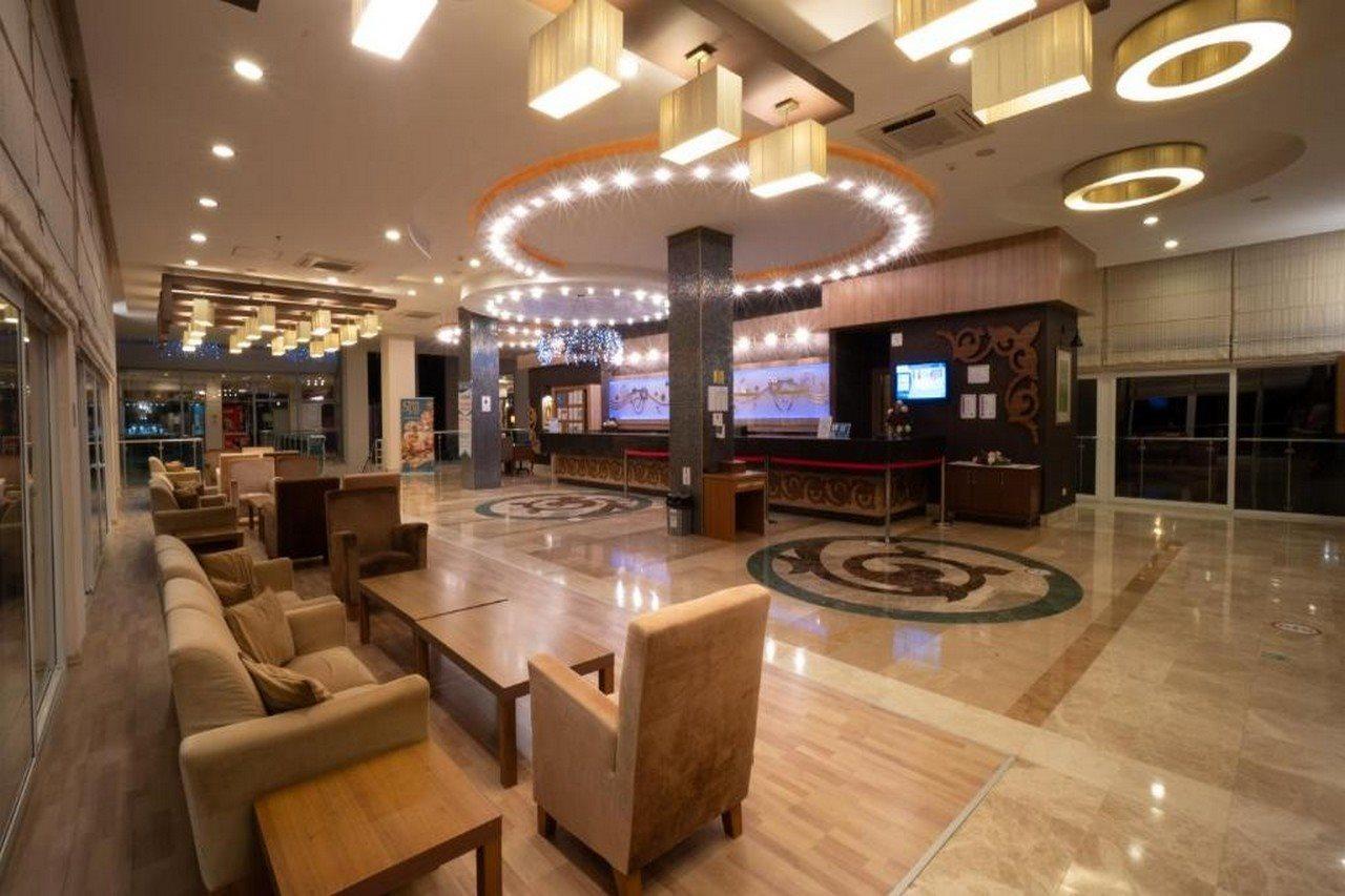 קונאקלי Titan Select Hotel מראה חיצוני תמונה