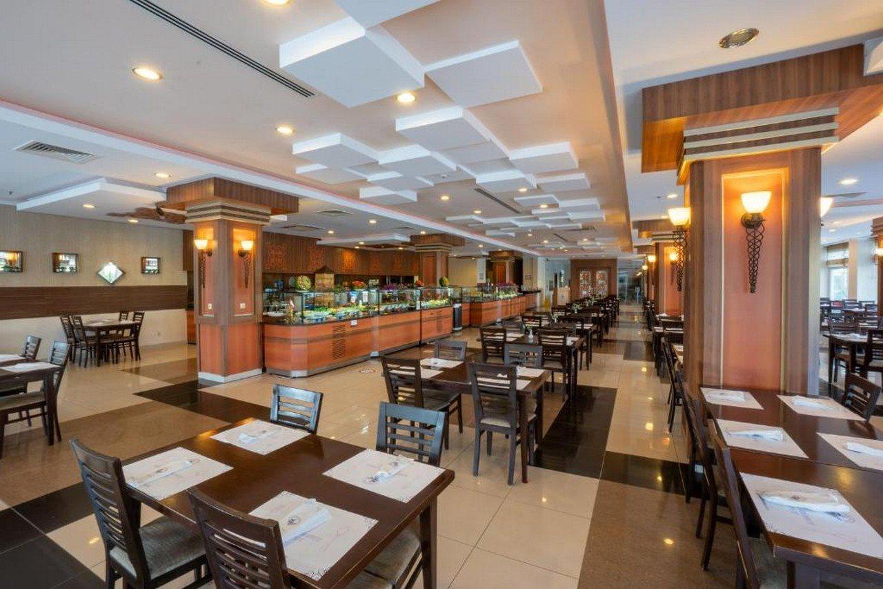 קונאקלי Titan Select Hotel מראה חיצוני תמונה