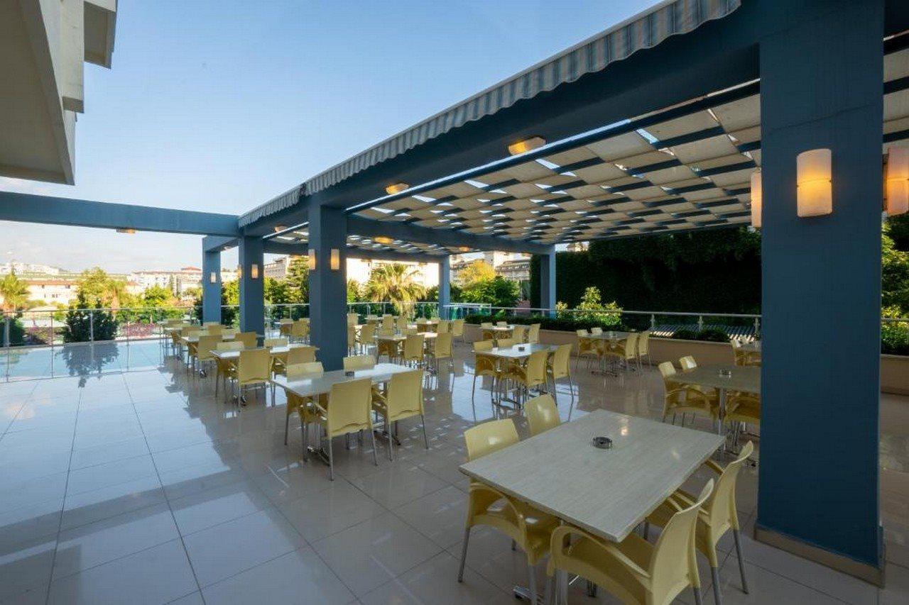 קונאקלי Titan Select Hotel מראה חיצוני תמונה