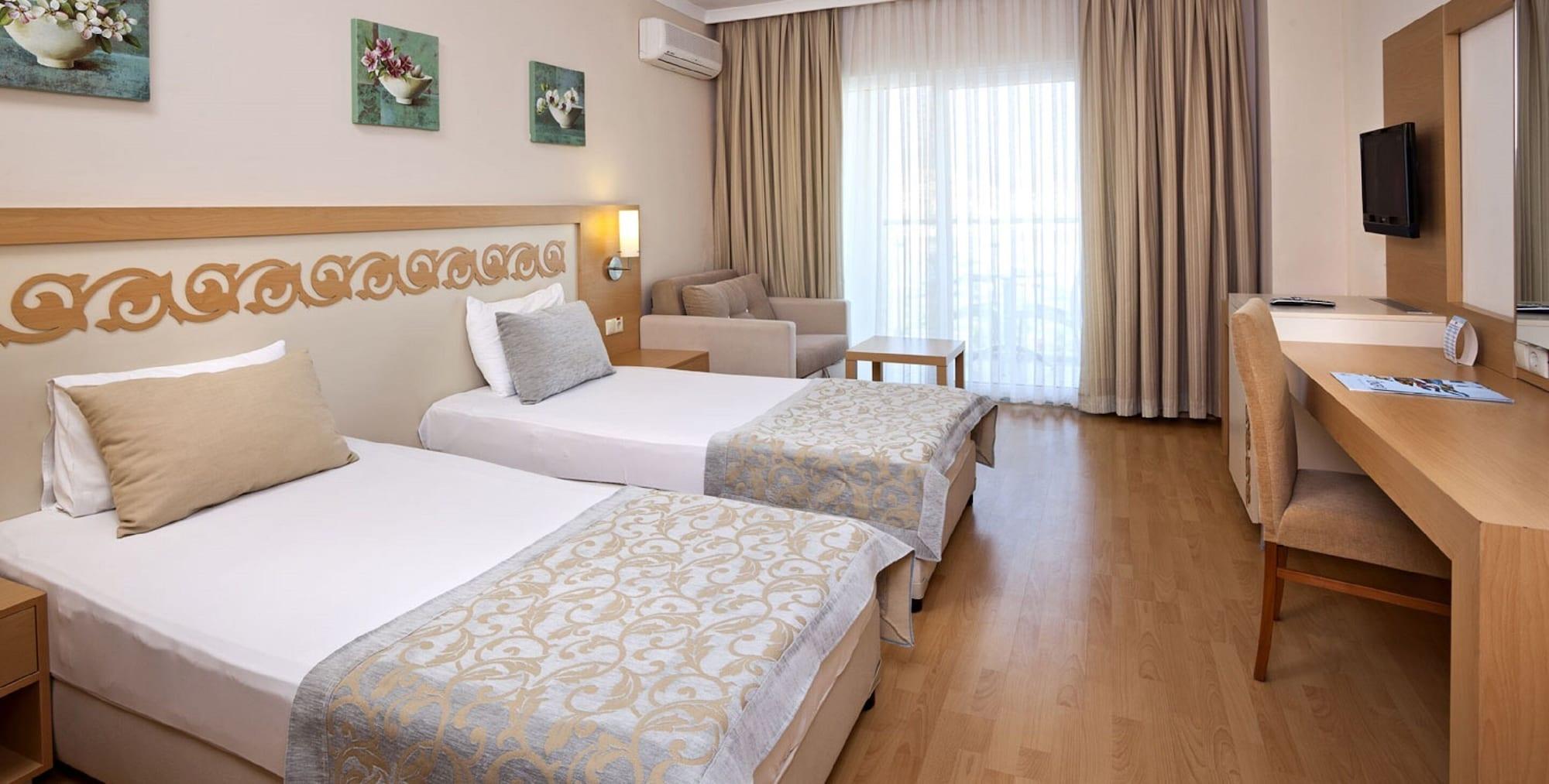קונאקלי Titan Select Hotel מראה חיצוני תמונה