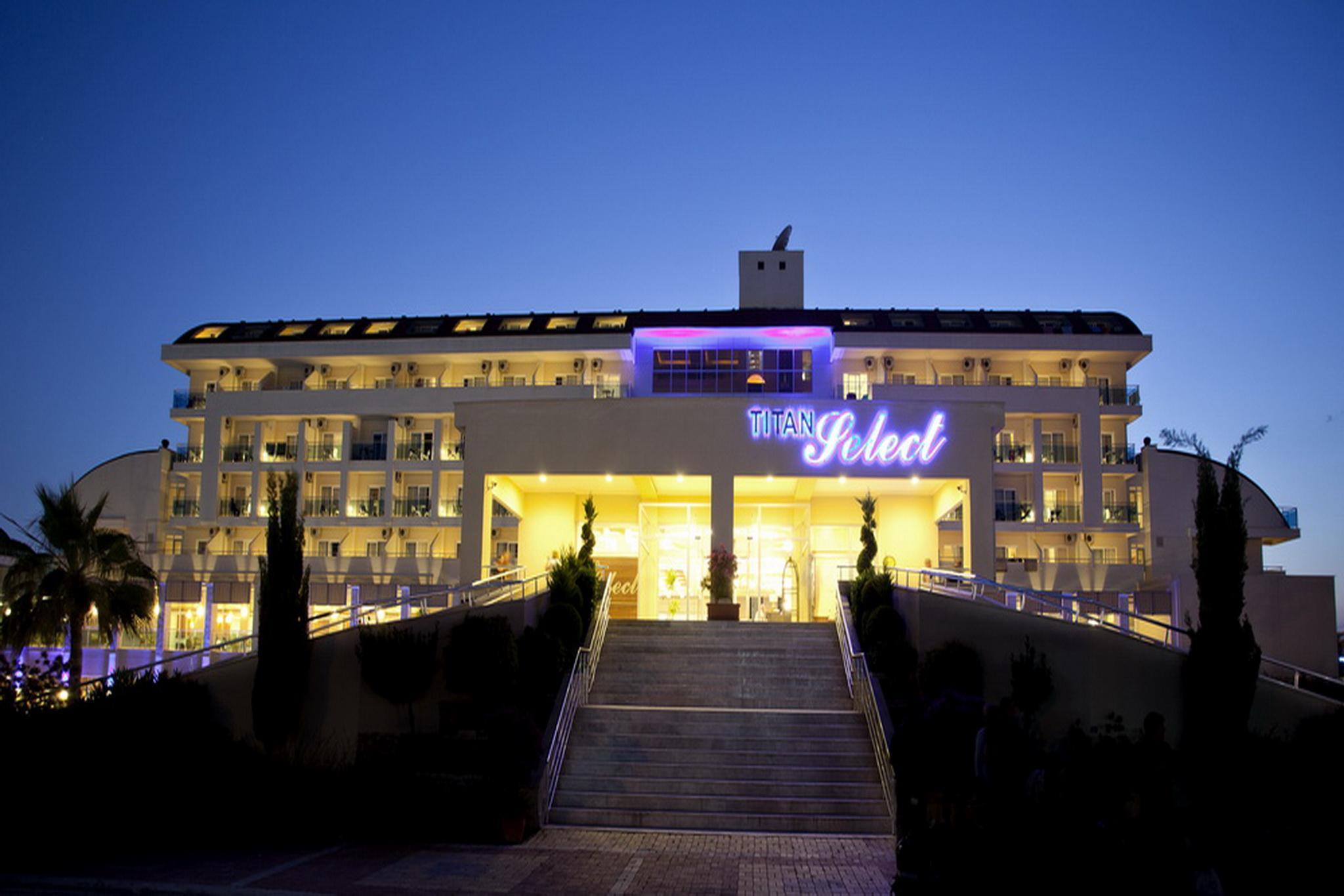 קונאקלי Titan Select Hotel מראה חיצוני תמונה