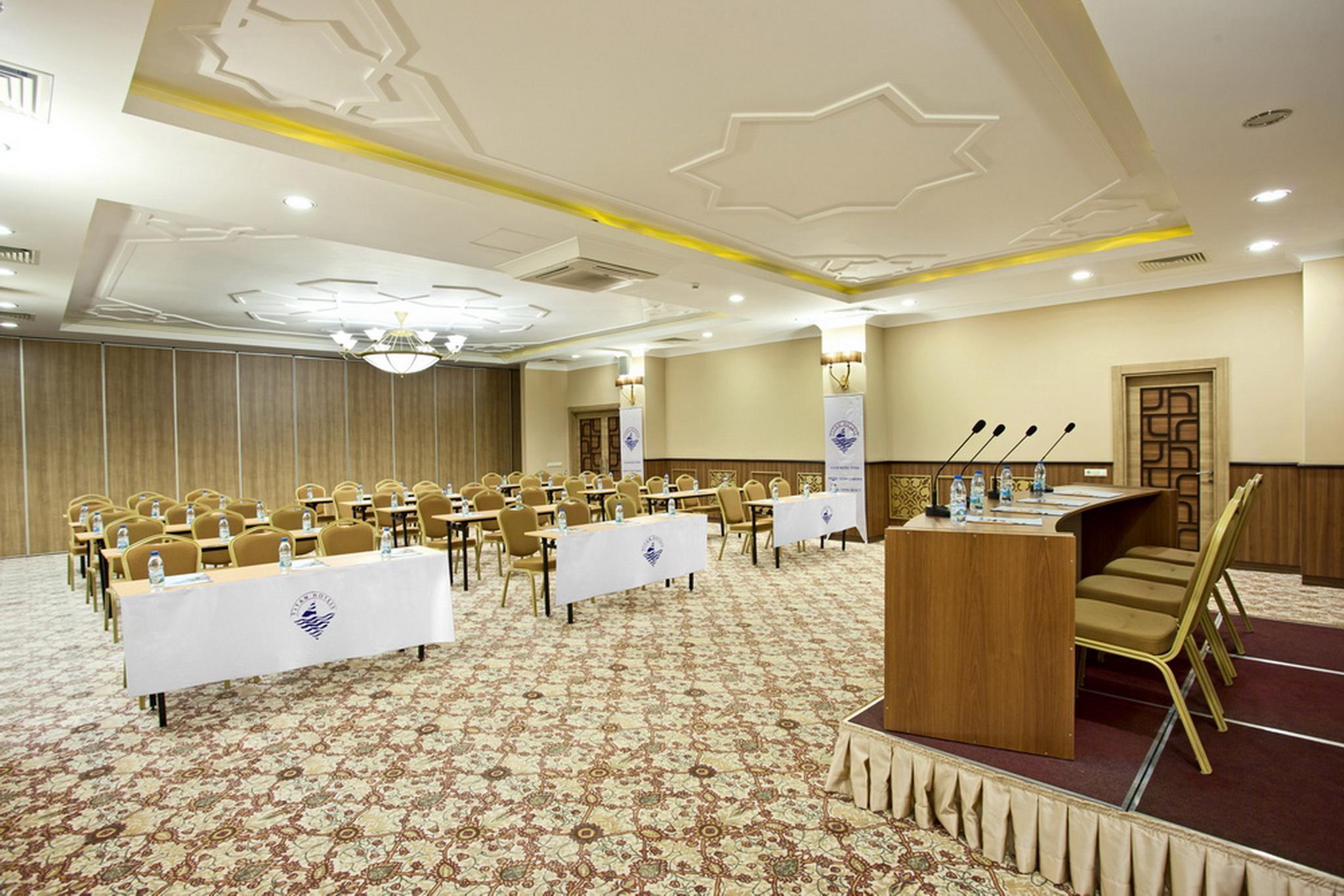 קונאקלי Titan Select Hotel מראה חיצוני תמונה