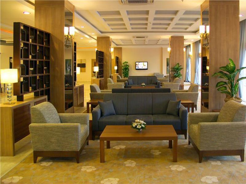 קונאקלי Titan Select Hotel מראה חיצוני תמונה