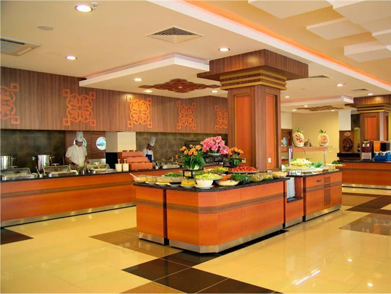 קונאקלי Titan Select Hotel מראה חיצוני תמונה