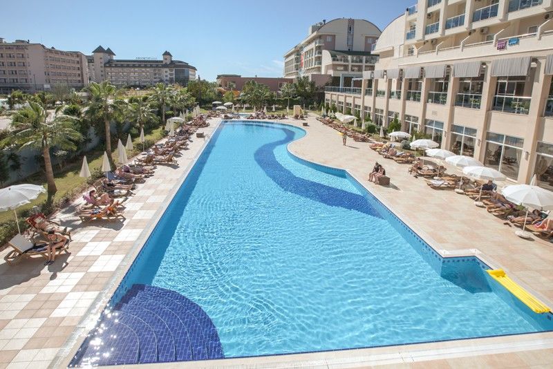 קונאקלי Titan Select Hotel מראה חיצוני תמונה